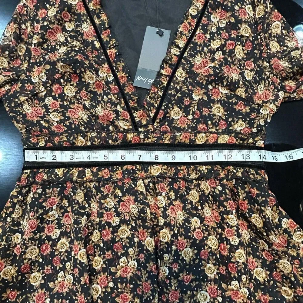 🆕 Nasty Gal‎ I’ll be Bouquet black floral bell sleeve mini dress size 6 - Picture 11 of 13